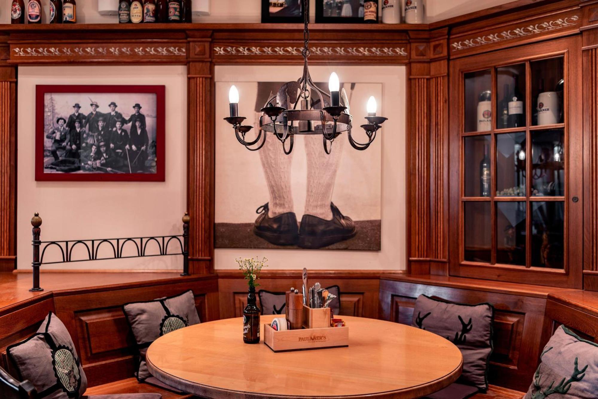 ホテル ザ ウェスティン グランド ミュンヘン エクステリア 写真 Interior of the restaurant